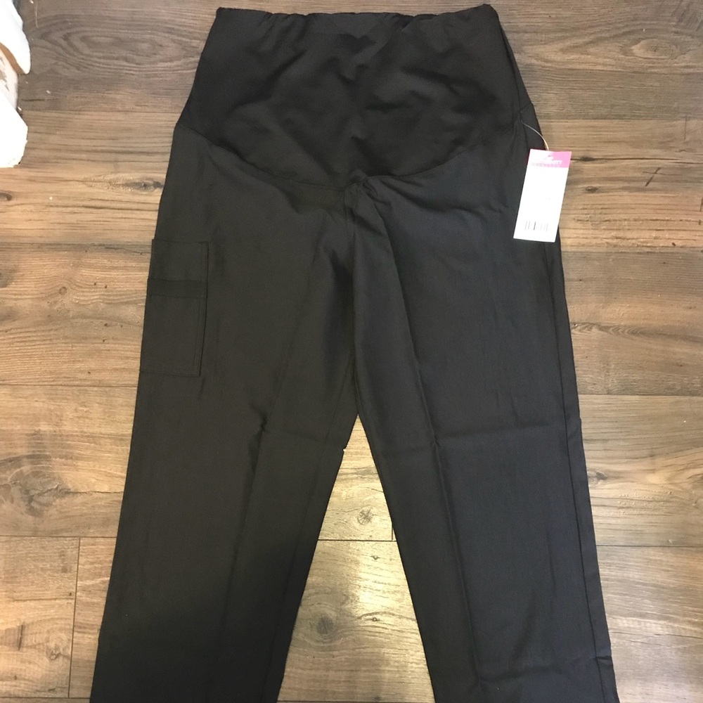 NWT Wonder Wink Maternity Scrubs